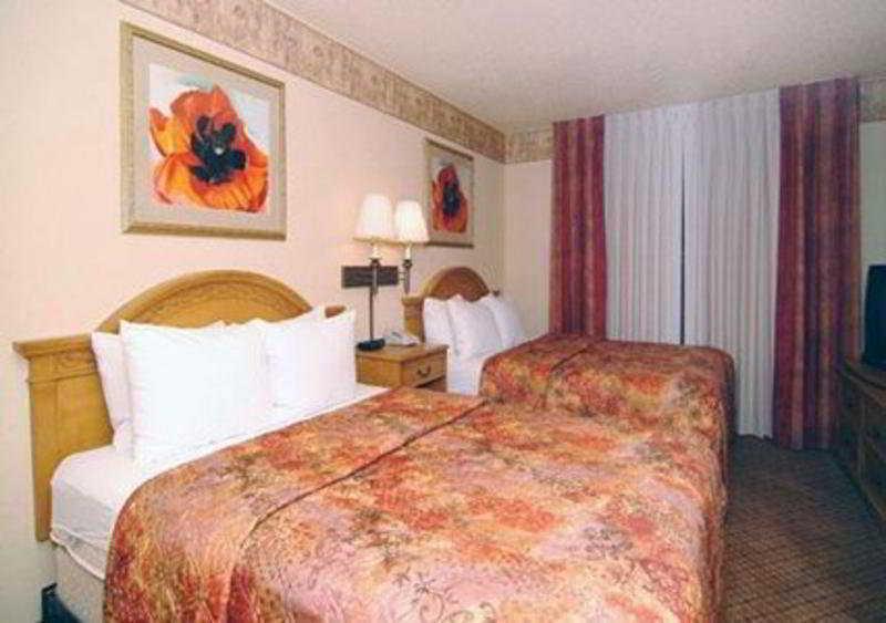Pan American Inn And Suites アルバカーキ エクステリア 写真