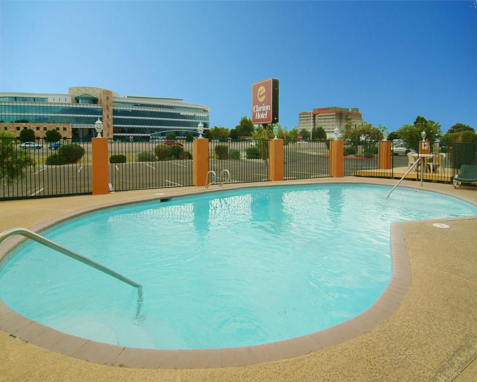 Pan American Inn And Suites アルバカーキ エクステリア 写真